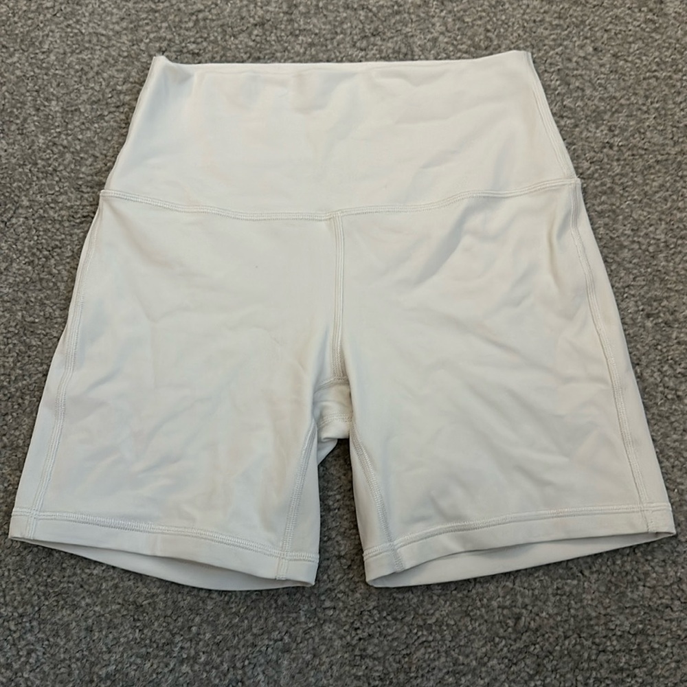 Lululemon Align shorts 6inch